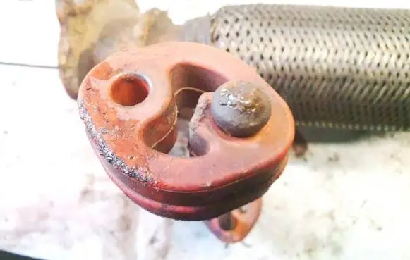 Muffler mount bracket/holder