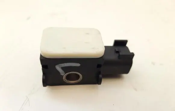Ford Focus Airbag deployment crash/impact sensor