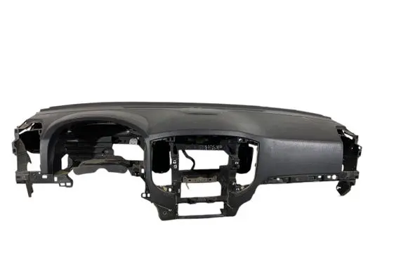 Mitsubishi Pajero Dashboard