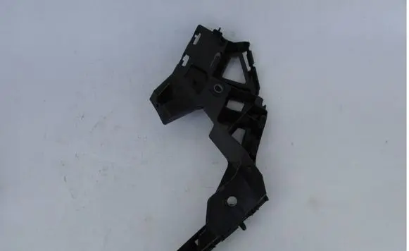 Volkswagen Golf VIII Front bumper mounting bracket 5H0807050D