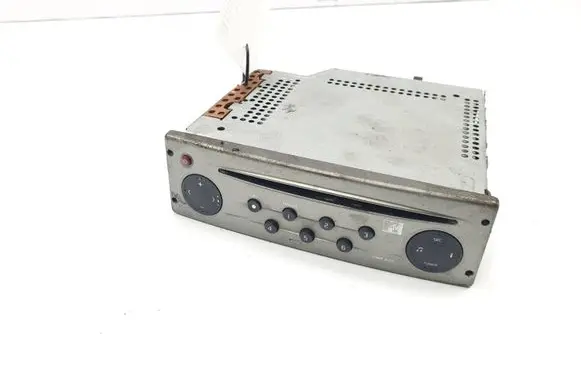Renault Clio II Radio/GPS head unit trim 8200029542