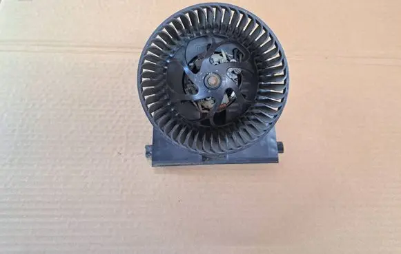 Volkswagen Golf IV Heater fan/blower 1J1819021A