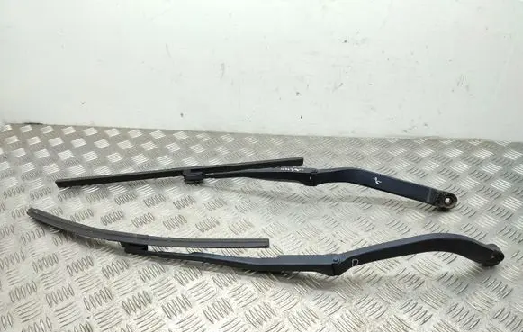 Nissan 370Z Windshield/front glass wiper blade 