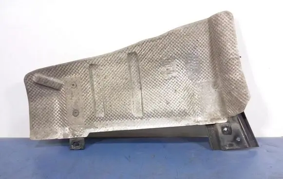 Mercedes-Benz CLS C219 Exhaust heat shield 
