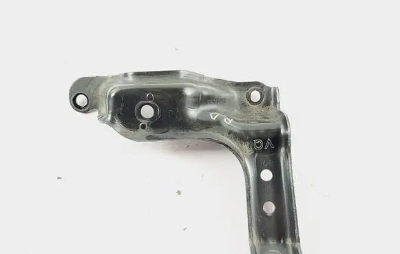 Nissan Pathfinder R52 Engine mounting bracket