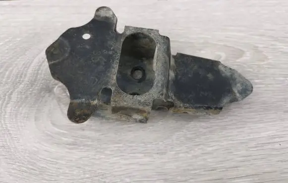 Toyota Prius+ (ZVW40) Fender mounting bracket