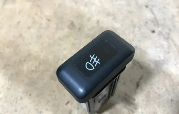 Fog light switch