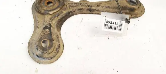 Toyota Avensis T270 Engine mounting bracket 