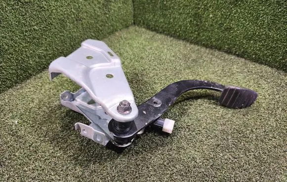 Opel Vivaro Brake pedal 357541