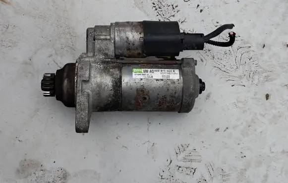 Volkswagen PASSAT B6 Starter motor 02Z911024A