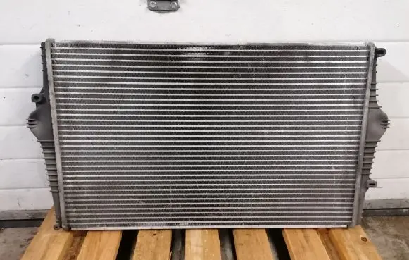 Volvo V70 Coolant radiator