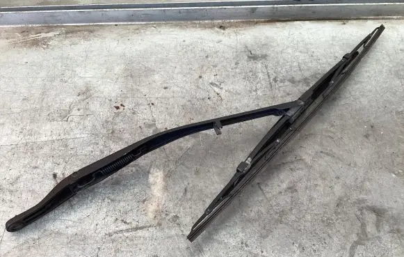 Peugeot 607 Front wiper blade arm 102392