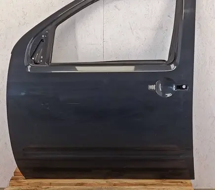 Nissan Navara D40 Front door