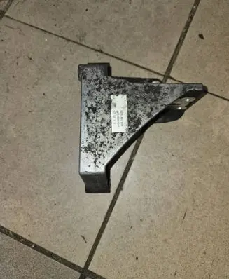 Opel Vivaro Engine mounting bracket 8200627898 07021 A2C53091644