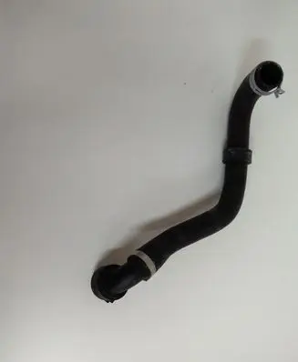 Volvo XC90 Engine coolant pipe/hose 31474845