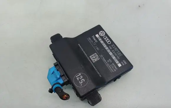 Volkswagen PASSAT B6 Gateway control module 3C0907530E