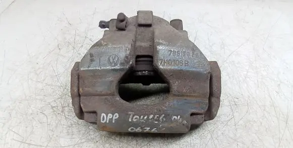 Volkswagen Touareg I Front brake caliper 786