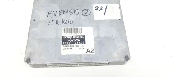Toyota Avensis T250 Engine control unit/module 8966105A20