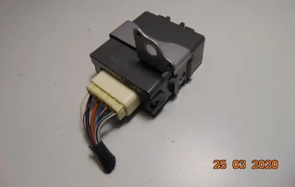 Toyota Avensis T270 Door control unit/module 8597020020