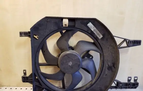 Renault Trafic II (X83) Radiator cooling fan shroud 8200662039 1831984