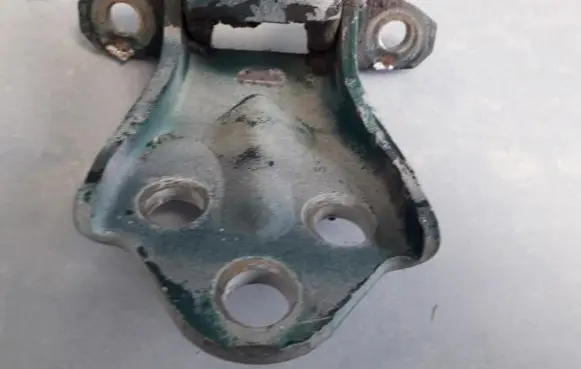 Mitsubishi Carisma Front door upper hinge