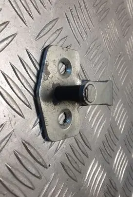 Opel Astra H Front door lock loop/hook striker 
