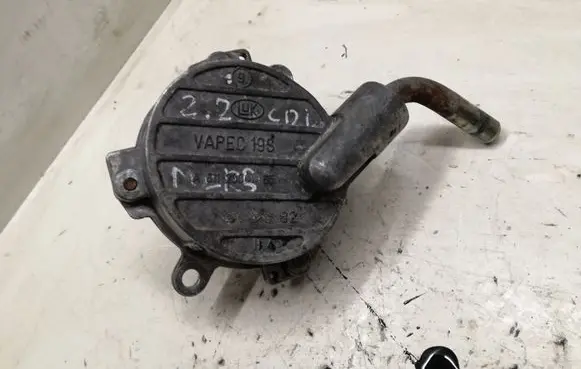 Mercedes-Benz E W210 Vacuum pump
