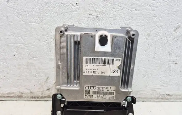 Audi A6 S6 C6 4F Engine control unit/module 4F0907401B