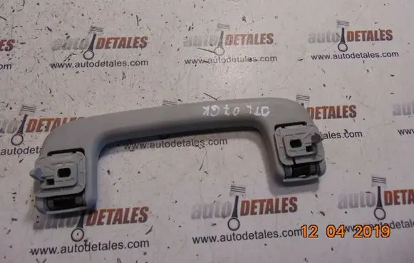 Mitsubishi Outlander Rear interior roof grab handle