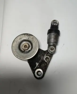 Nissan Patrol Y61 Alternator belt tensioner 577850