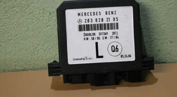 Mercedes-Benz C W203 Door control unit/module a2038202185