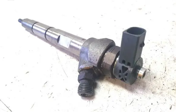 Audi A4 S4 B9 Fuel injector 04L130277P