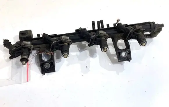 Renault Clio III Fuel main line pipe 8200604620