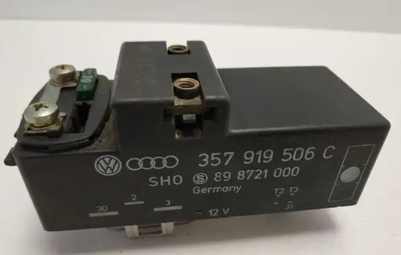 Volkswagen Golf IV Coolant fan relay 357919506C