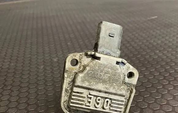 Audi A6 S6 C6 4F Oil level sensor 06E907660 6PR00807905
