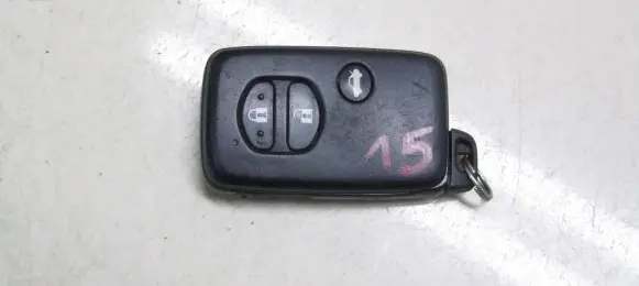 Toyota Avensis T270 Ignition key/card 