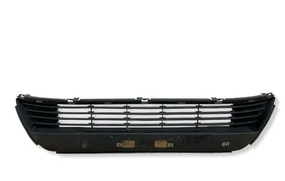 Toyota Avensis T270 Front bumper lower grill 5311205090