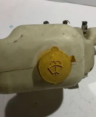 Nissan Patrol Y61 Windshield washer fluid reservoir/tank 2224590A MC212 2224594A