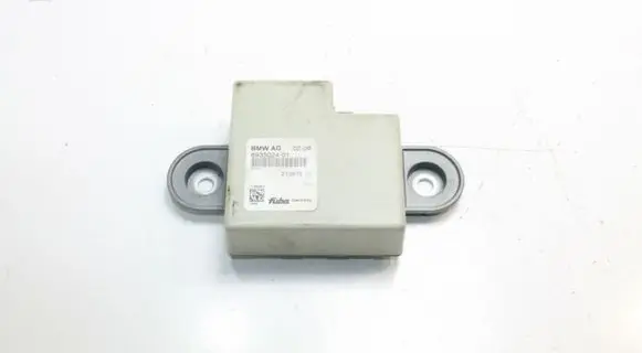 BMW 5 E60 E61 Antenna control unit 6935024