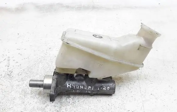 Hyundai i20 (PB PBT) Master brake cylinder