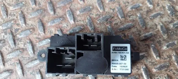 Ford Focus Heater blower motor/fan resistor AV6N19E624AB