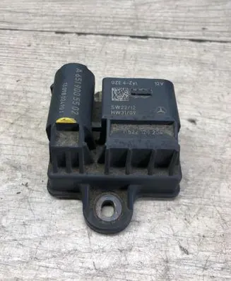 Mercedes-Benz C W204 Glow plug pre-heat relay A6519005502 13098024901