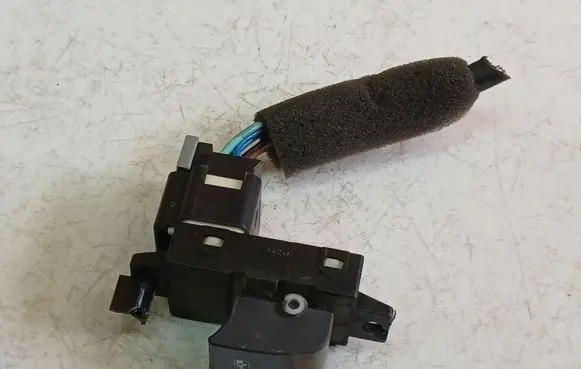 Chevrolet Captiva Electric window control switch 202005438