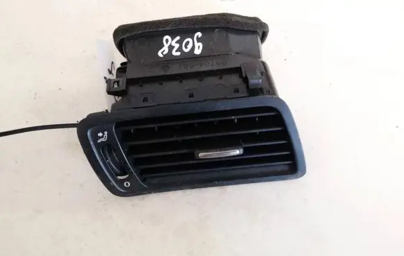 Volkswagen PASSAT B6 Dash center air vent grill 3c1819702e