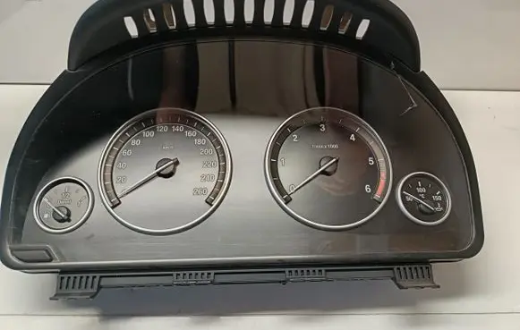 BMW 5 F10 F11 Speedometer (instrument cluster) 9285195