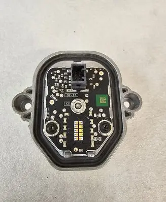 Volvo XC90 Headlight ballast module Xenon B105151