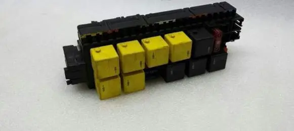 Mercedes-Benz S W220 Fuse module A0295450432