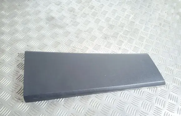 Land Rover Discovery 3 - LR3 (B) pillar trim (bottom) EMG500280