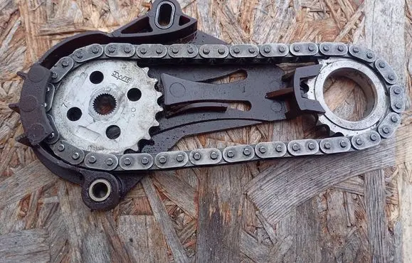 BMW 1 E81 E87 Oil pump chain 7507552