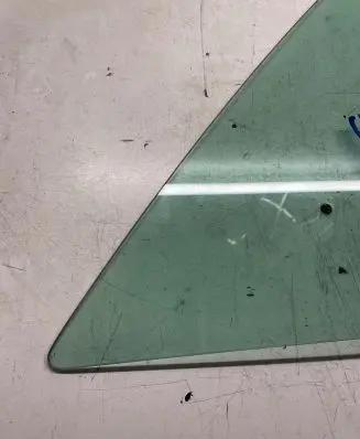 Opel Vivaro Front door vent window glass four-door 43R00049 DOT24AS2M25